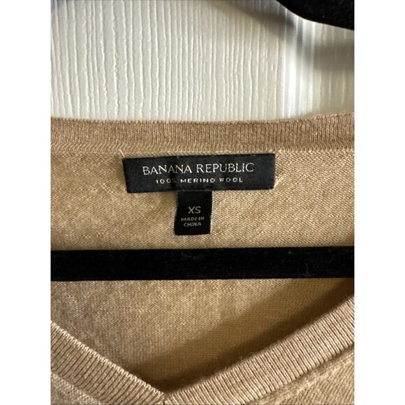 Banana Republic 100% Merino Wool V-Neck Sweater Women’s XS Beige - Picture 2 of 8